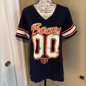 NFL Fanatics Women’s V-Neck Chicago Bears Emblem T-Shirt, Size XL (runs small)